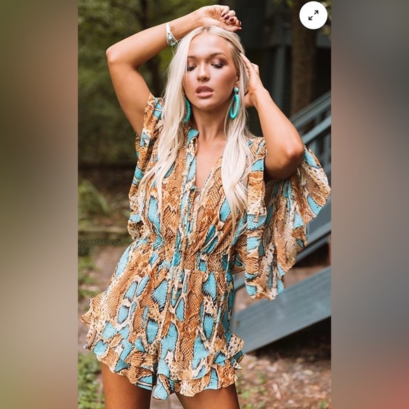 Oliváceos RADIANT REVEAL SNAKE
PRINT ROMPER Bohemian Print Jumpsuit Size: S - Picture 7 of 17